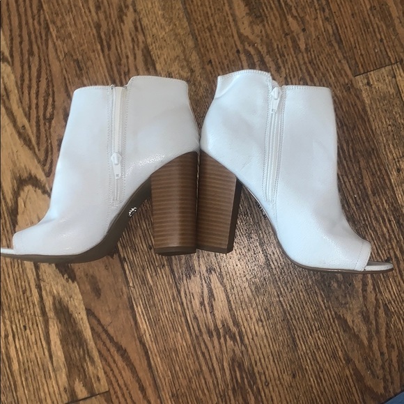 White booties - Picture 2 of 4